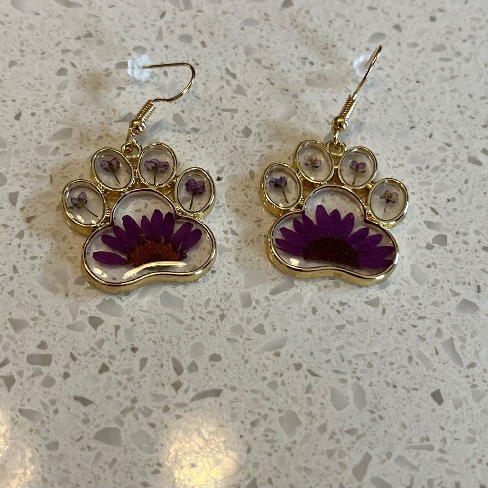 Preserved Dried Flower Handmade Resin Flower
 Paw‎ print drop Earrings - Picture 2 of 8